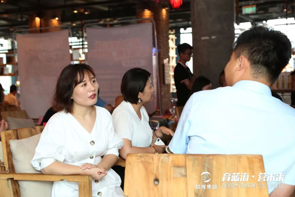 1565144392858513.jpg 640.webp (10).jpg